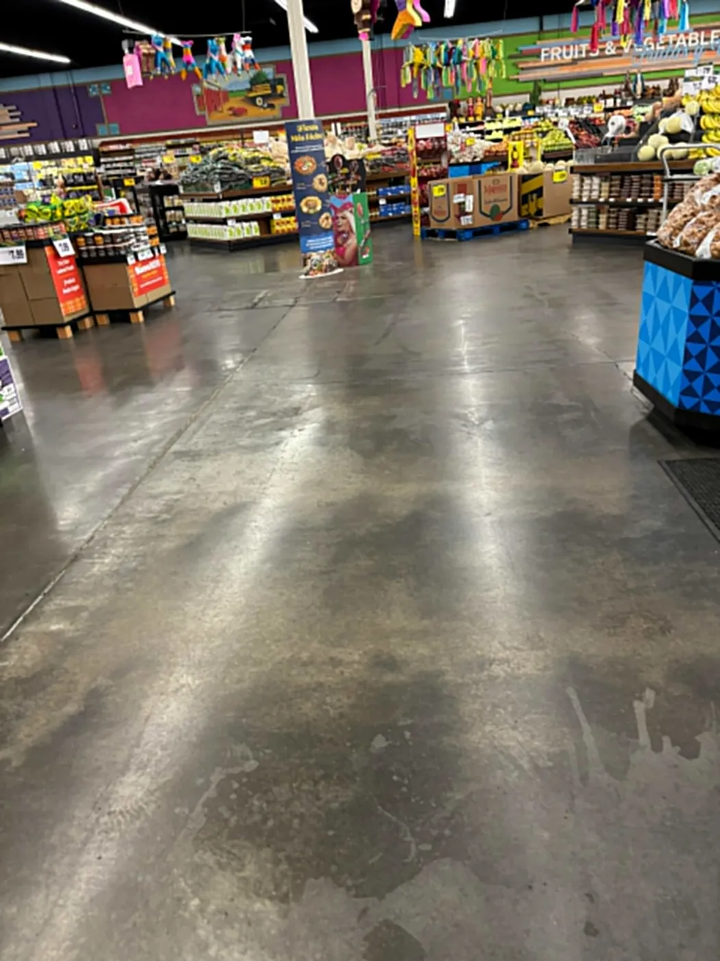 Polished concrete floor in a grocery store